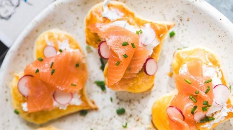 Apéritif Bouchées Idée recette Pâte feuilletée Recette facile Saint-Valentin Saumon fumé 
