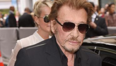 12 célébrités qui ont pu se réincarner sans même s’en rendre compte Anecdotes Cannes 2025 Caroline Diament Johnny Hallyday 