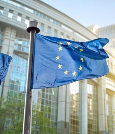 Union européenne : 6 758€/mois sans expérience requise pour 1 490 postes d&rsquo;administrateurs ouverts jusqu&rsquo;au 10 mars