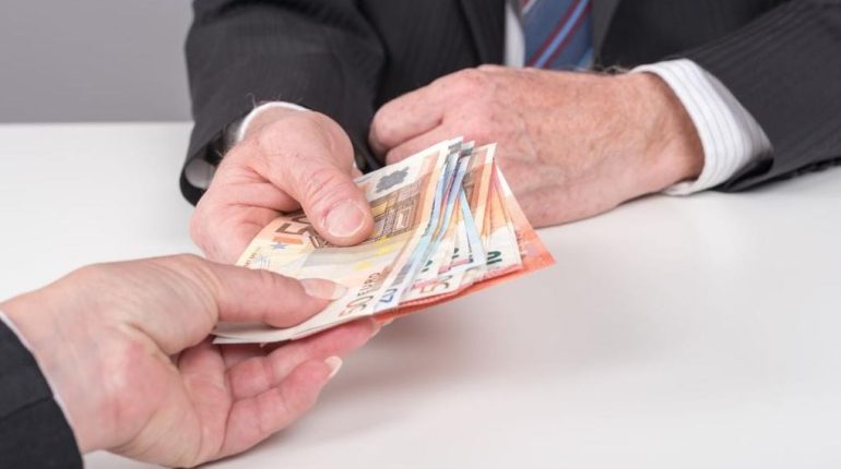 Charges sociales Fiscalité Indépendants Montpellier PME Survie économique Travail au noir 