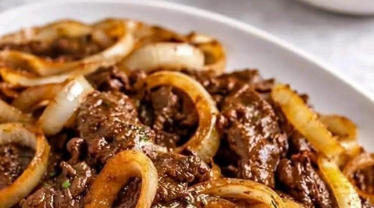 Bœuf Cuisine française Idée recette Oignons caramélisés Plat principal Sauce sucrée 