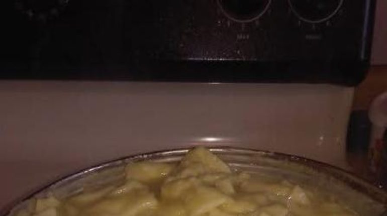 Bouillon de poulet Cuisine maison Plats réconfortants Recette Traditionnelle Recettes familiales 