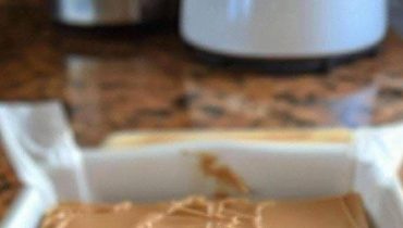 Fudge au beurre de cacahuète : pourquoi 43°C et le non-remuage garantissent une texture crémeuse parfaite Fudge au beurre de cacahuète : pourquoi 43°C et le non-remuage garantissent une texture crémeuse parfaite