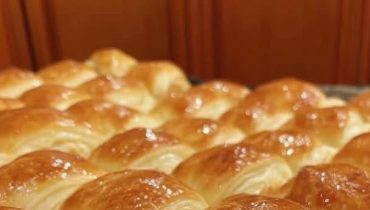 Apéritif Bâtonnets de fromage Pâte à croissants Pâte feuilletée Recette rapide Rougail Saucisse 