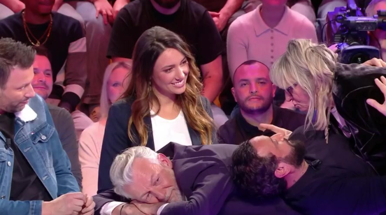 Actualités people Actualités télévision Christine Bravo Cyril Hanouna débat internautes divertissement 