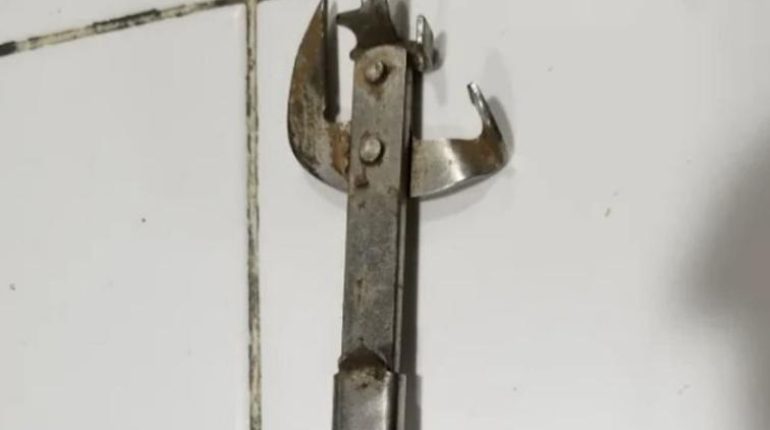 Astuce cuisine Boîtes de conserve Cuisine vintage histoire Ouvre-boîte Ustensiles 