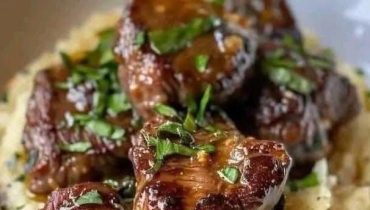 Beurre à l'ail Cuisine maison Philly Cheesesteak Plat principal Purée de pommes de terre Recette rapide 