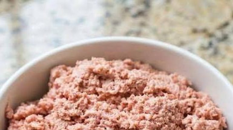 Bologna Déjeuner rapide Mortadelle Recette rapide Salade crémeuse Tartinable 