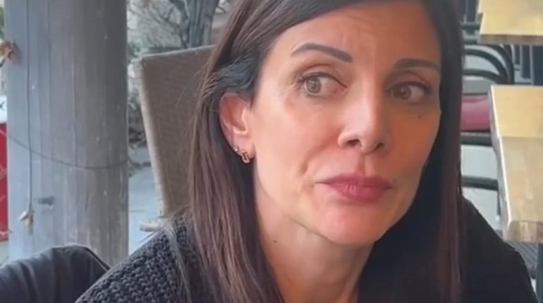 Ashley Graham et ses barrettes à sigle XXL drame Incendie injustice Jarry témoignages Meringue suisse 