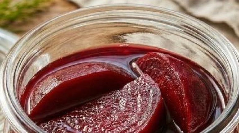 Betteraves Jus de betterave Nitrates Oxyde nitrique Performance athlétique Pression artérielle santé cardiovasculaire 