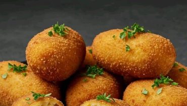 Bienfaits des noix Chèvre frais Croquettes Cuisine française Idée recette Oignon caramélisé 