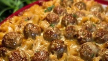 Boulettes de viande Cuisine au four Gratin dauphinois Macaronis Plat réconfortant Recette familiale 