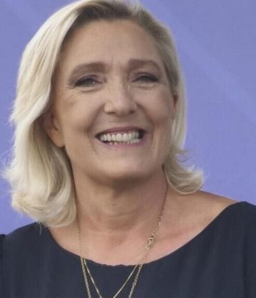 Marine Le Pen inéligible : pourquoi les chroniqueurs RMC estiment qu&rsquo;elle devrait faire campagne avec un bracelet électronique