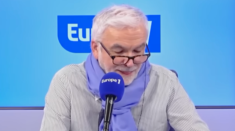 Actualité fiscale actualité politique France Films à Succès Flop littérature Nicolas Sarkozy Ventes de livres 