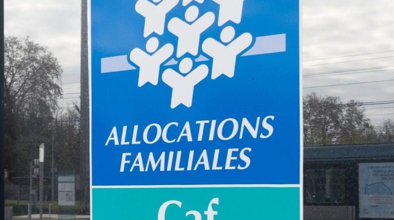 accusent la France Allocation enfant Ce forfait est une mesure de simplification l'aide sociale Natalité Politique familiale 