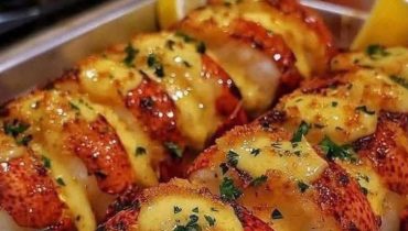 Queues de homard au beurre d&rsquo;ail : la technique du grilloir qui garantit un dessus caramélisé et une chair tendre en 10 minutes