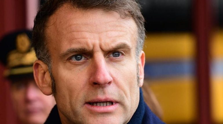 Champs-Élysées documents déclassifiés Emmanuel Macron Jack Lang Jeffrey Epstein scandale 