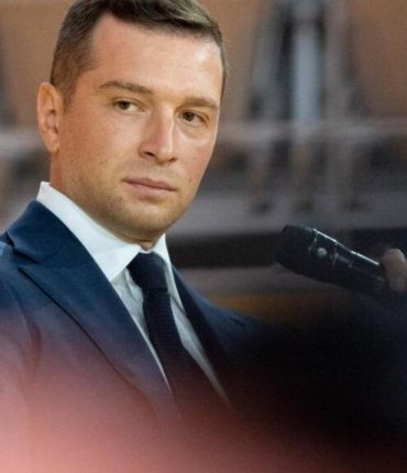 Marine Le Pen inéligible en 2027 : Bardella dénonce une sanction disproportionnée pour un différend administratif