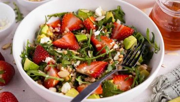 Avocats congélation fraises Farro Idée recette Repas sain Salade composée Vinaigrette 