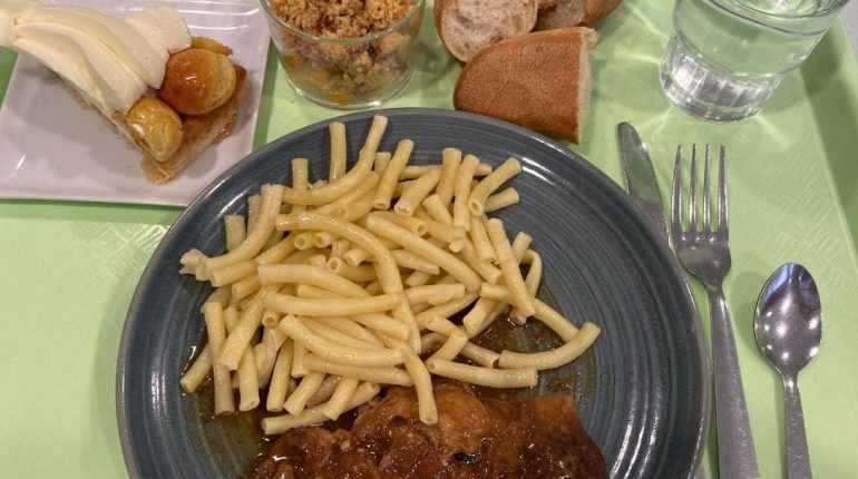 allaité trois enfants Allocations chômage Cantine scolaire dette publique éducation Revenu de solidarité 