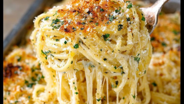 Absence au travail Cuisine italienne Cuisson des pâtes Idée recette Parmesan Plat réconfortant simplicité 