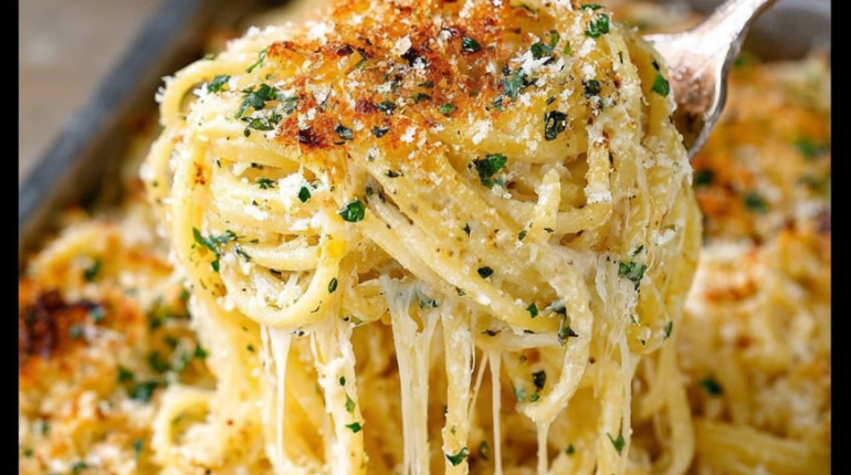 Absence au travail Cuisine italienne Cuisson des pâtes Idée recette Parmesan Plat réconfortant simplicité 