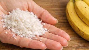Peaux de banane : 8 usages prouvés pour la peau, le jardin et la maison que personne n&rsquo;exploite