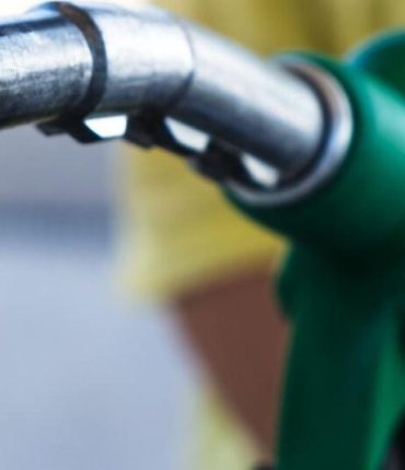 Carburant : Leclerc obtient une baisse de 30 centimes par litre après négociation directe avec les raffineurs