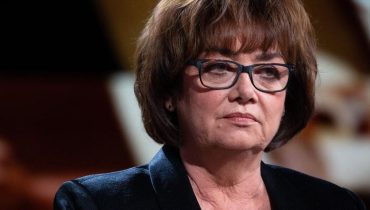 actualité politique France Éric Ciotti France Télévisions Franceinfo Mussolini Nathalie Saint-Cricq Suspension 