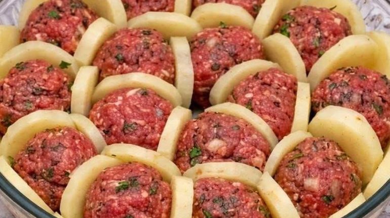 Béchamel Boulettes de bœuf Cuisine française Gratins Pommes de terre Recette familiale 