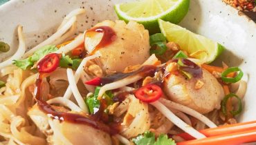 Coquilles Saint-Jacques Cuisine asiatique Fruits de mer Idée recette Nouilles de riz Pad thaï 