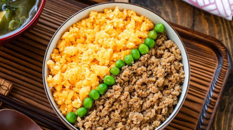 Bento Bol de Riz Cuisine japonaise Poulet Haché Recette facile Soboro Don Techniques de Cuisine 