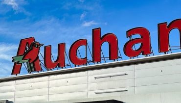 accusent la France Auchan Droits des salariés grande distribution record participations 12 coups de midi Rémunération 