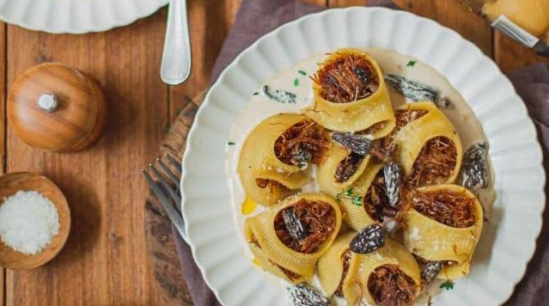 Canard confit Cuisine française Lumaconi Morilles Pâtes farcies Recette gastronomique 