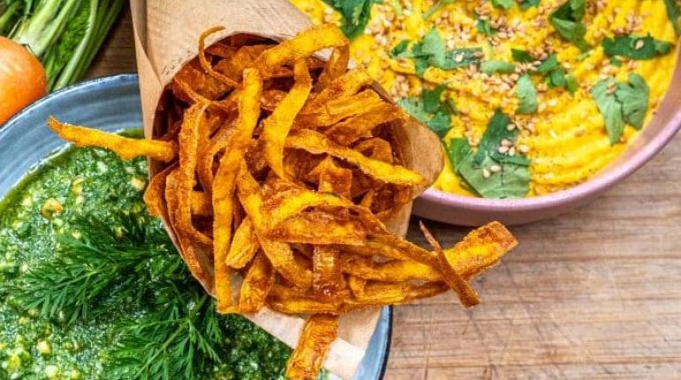 Anti-gaspillage Bienfaits des légumes Chips Fanes de carottes Pesto Recettes avocat 