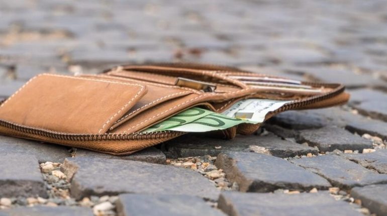 Argent de poche Gestes Honnêteté les réseaux sociaux récompenses Valeur sentimentale 