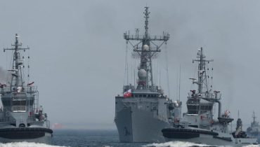 Marine nationale Méditerranée orientale Porte-avions Primes Salaires militaires Service en campagne 