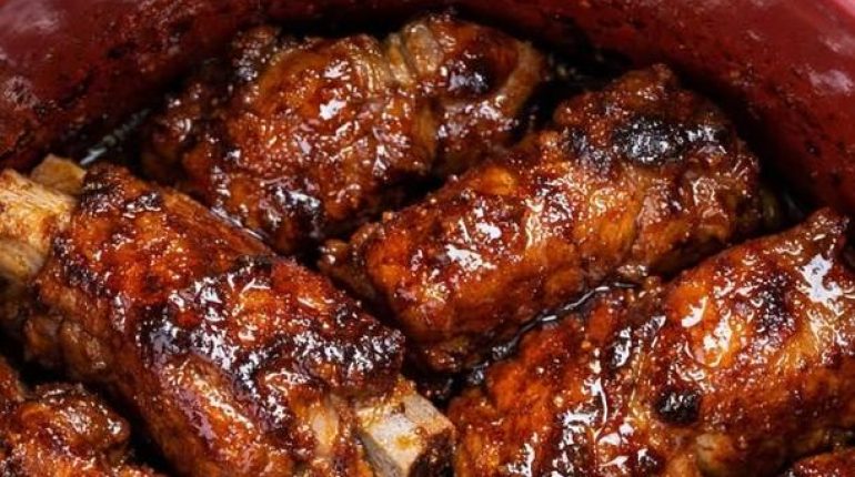 Côtes de porc Cuisine lente Plat réconfortant Recette facile Repas familial 