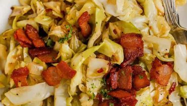 Accompagnement Astuce cuisine Bacon Bienfaits des légumes Chou frit Recette facile 