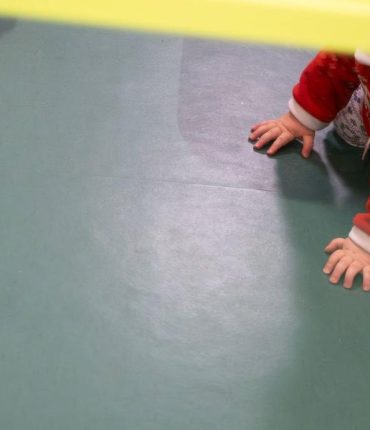 Finistère : Une assistante familiale radiée à vie après avoir attaché une fillette de 2 ans dans son lit