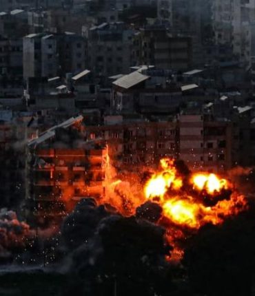 Guerre au Moyen-Orient : le pétrole bondit de 30% et Macron dénonce une attaque contre la Finul au Liban