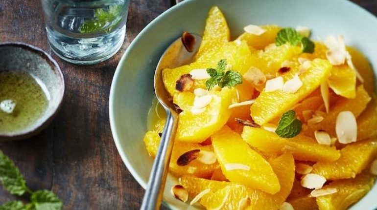 Crème dessert Décoration orange Idée recette Miel ail Salade composée 