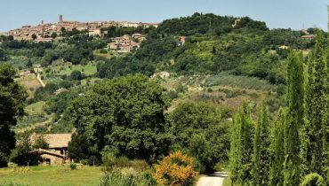 Agences immobilières Aide financière Cinéma Italien Démographie Toscane Vie locale Villages 