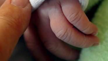 Abandon de bébé Clermont-Ferrand Enfance en danger faits divers injustice 