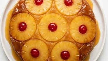 gateau-renverse-a-l-ananas-le-caramel-dore-qui-fai cover