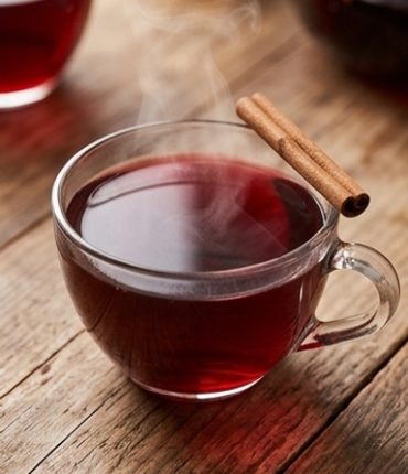 Infusion Cannelle, Laurier, Hibiscus et Girofle : La Tisane Maison qui Réchauffe de l&rsquo;Intérieur