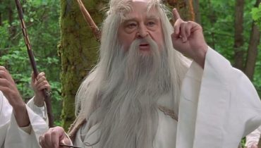 Anniversaire album Bretagne contrôles sociaux Déclarations polémiques Fraude aux allocations Protection sociale 