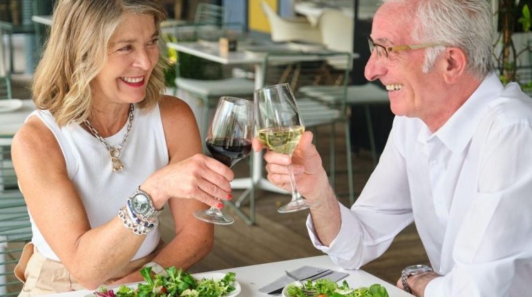 Accessibilité Aphasie Discrimination par l'âge Restaurants Tendance sociale 