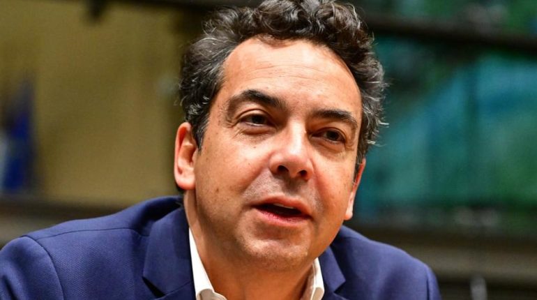 Actualités médias CNews loi 1986 Patrick Cohen pluralisme 