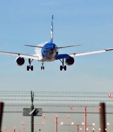 Mariage près d&rsquo;Orly : des tirs de mortier forcent un avion EasyJet à interrompre son atterrissage en plein vol